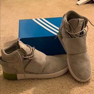 Adidas Tubular Invader size 11.5